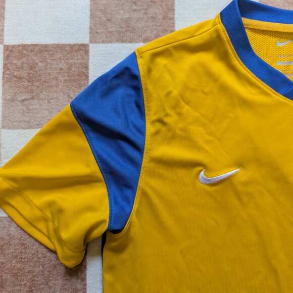 Nike Slimfit Futball Style Dri-Fit Short Sleeve Tee - Picture 2 of 3